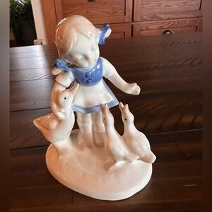 Lippelsdorf porcelain figurine GDR Crown 12086 Geese